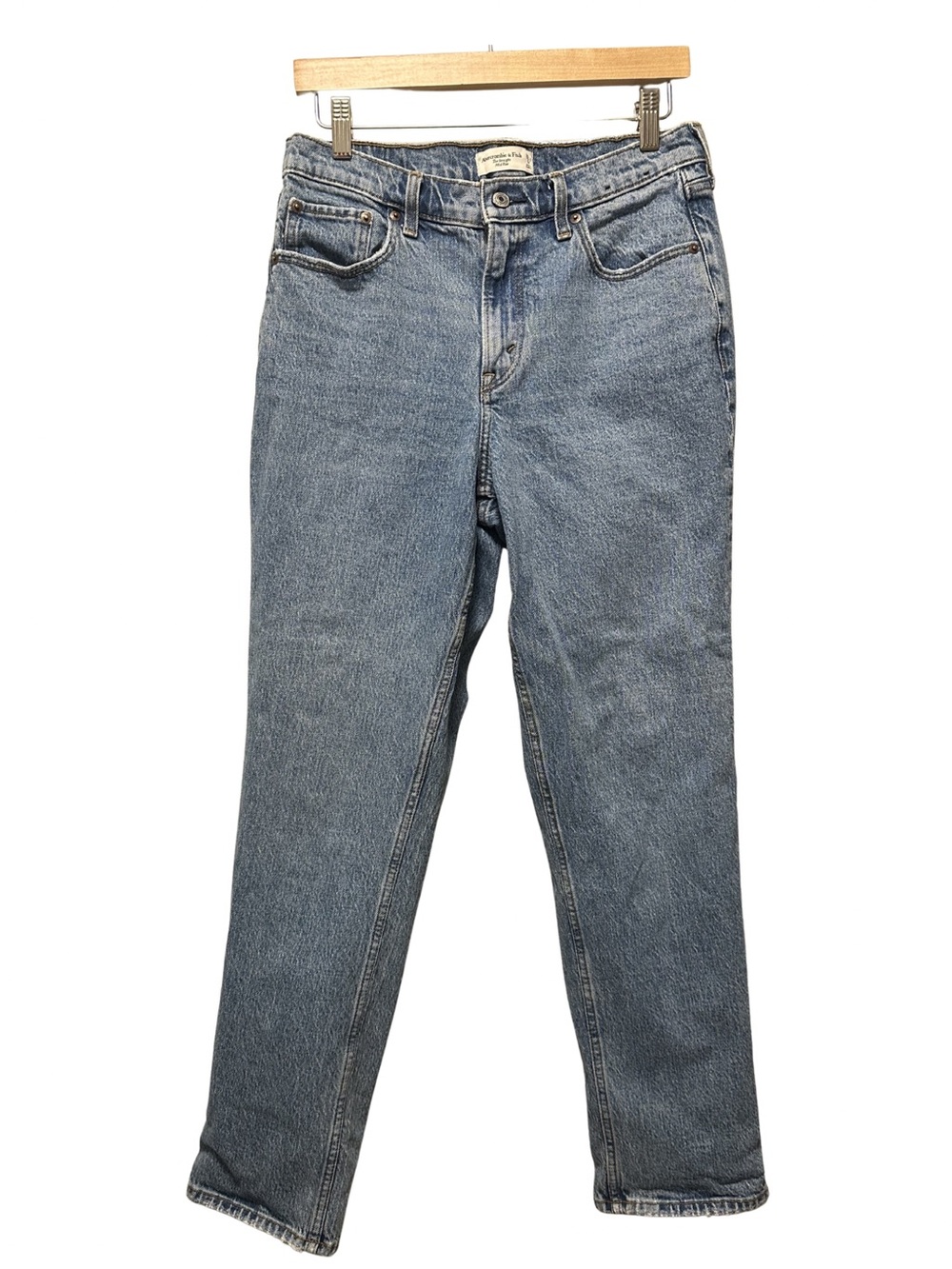 Abercrombie & Fitch Straight Leg, Mid Rise Curve Love Jeans